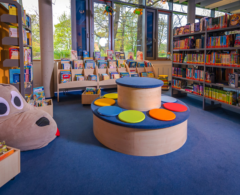 Kindersitzecke in der Bibo